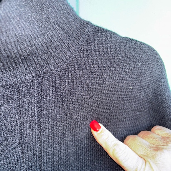 Wynne Layers XL Black Turtleneck Sweater - Picture 6 of 8